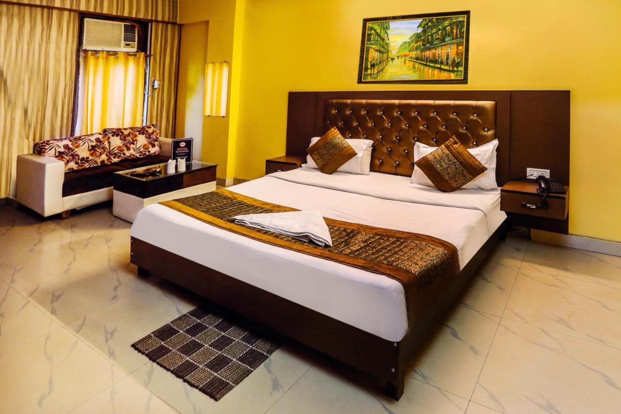 Airport Hotel Runway Ню Делхи Екстериор снимка