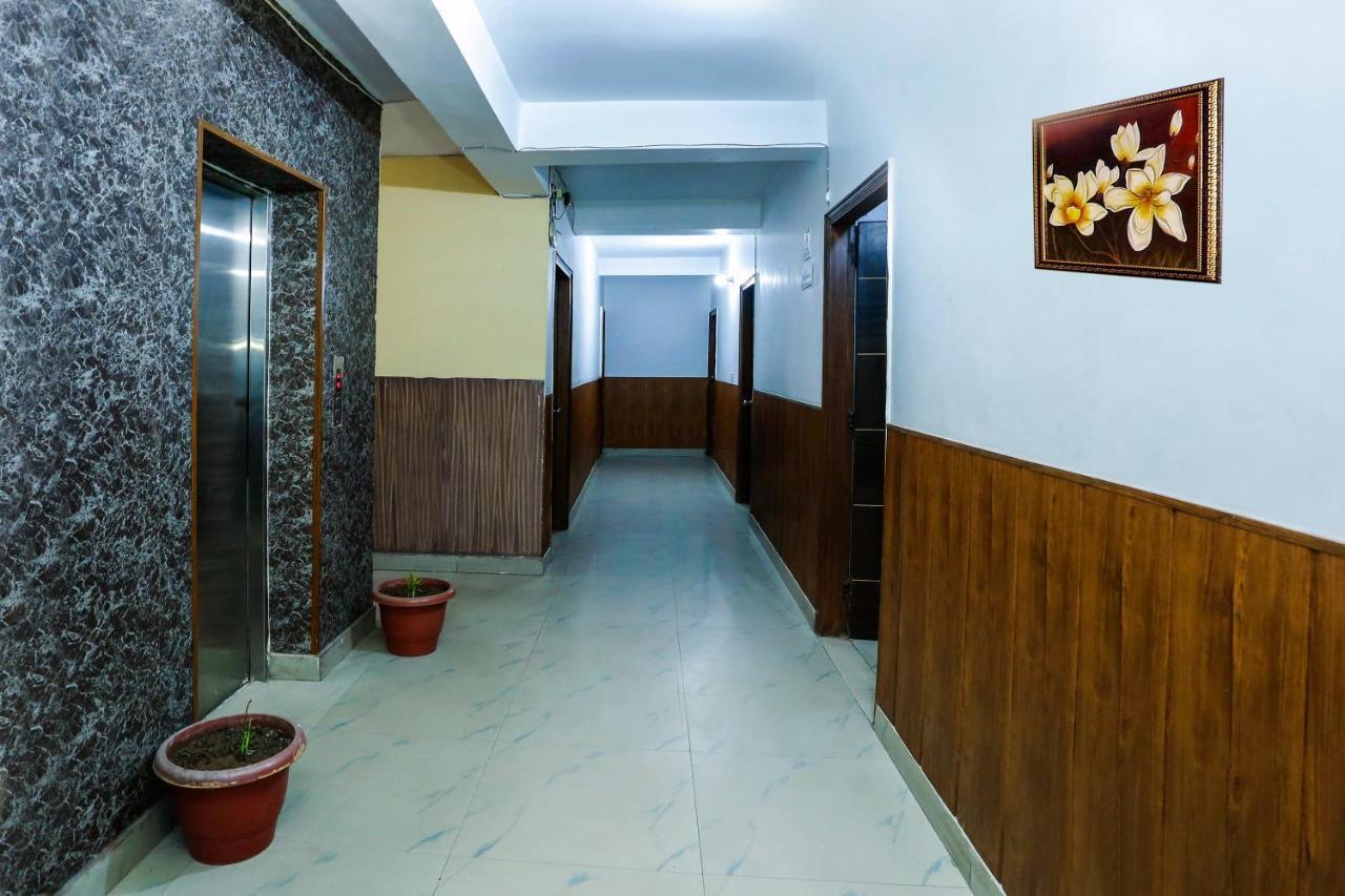 Airport Hotel Runway Ню Делхи Екстериор снимка